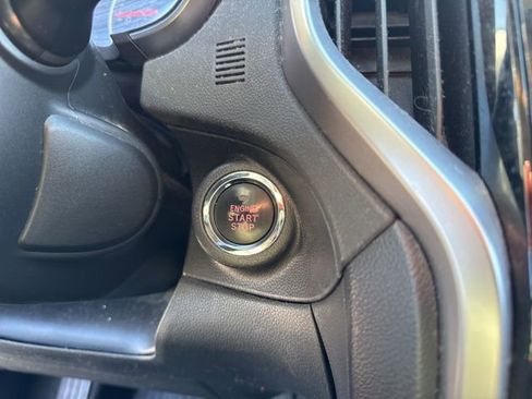 Used 2019 Subaru Ascent Premium image 23