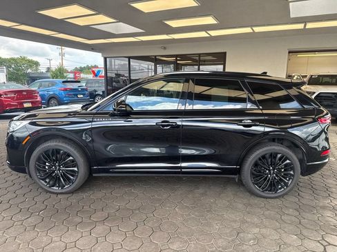 Used 2023 Lincoln Corsair Reserve w/ Equipment Group 201A AWD/4WD image 8