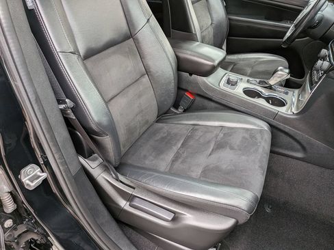 Used 2022 Jeep Grand Cherokee Laredo X AWD/4WD image 28