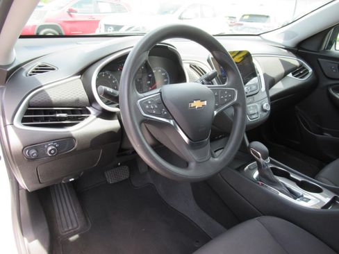Used 2024 Chevrolet Malibu LS FWD image 16