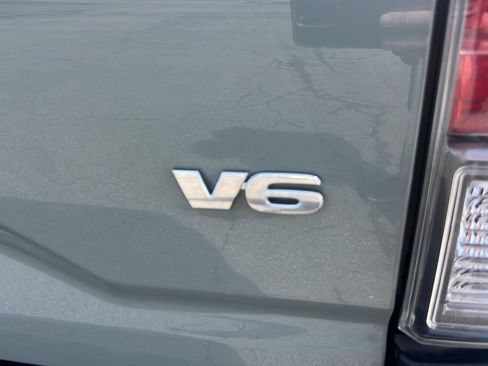 Used 2023 Toyota Tacoma TRD Off-Road image 8