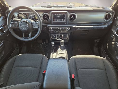 Used 2023 Jeep Wrangler Unlimited AWD/4WD image 17