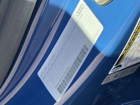 Used 2022 Audi e-tron GT Premium Plus image 25