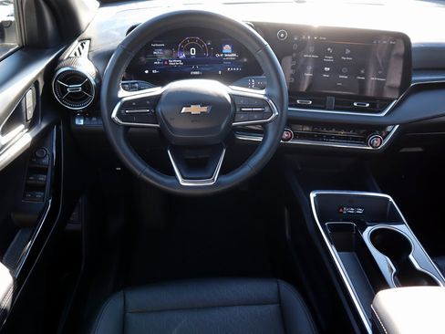 Used 2025 Chevrolet Equinox LT w/ Convenience Package II image 19