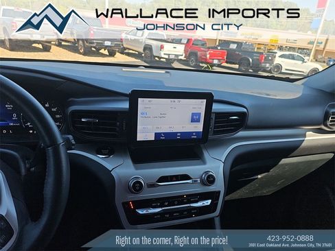 Used 2023 Ford Explorer XLT image 12