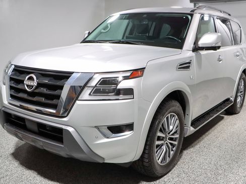 Used 2022 Nissan Armada SL w/ Captain's Chairs Package image 35