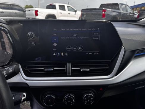 Used 2025 Chevrolet Trax LS image 17