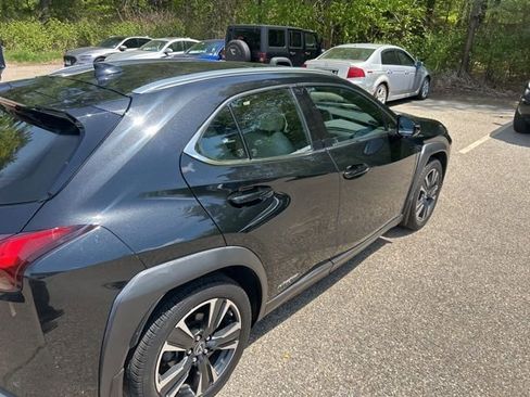 Used 2021 Lexus UX 250h w/ Premium Package AWD/4WD image 10