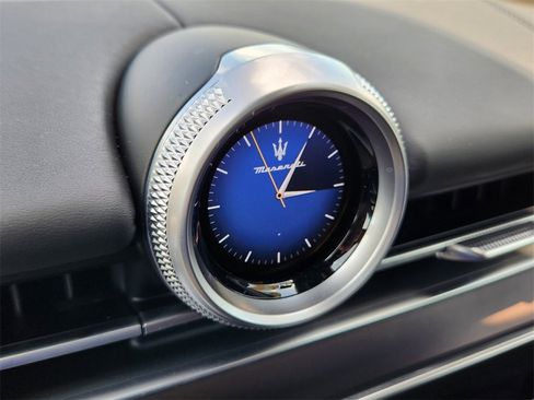 New 2024 Maserati Grecale GT image 11
