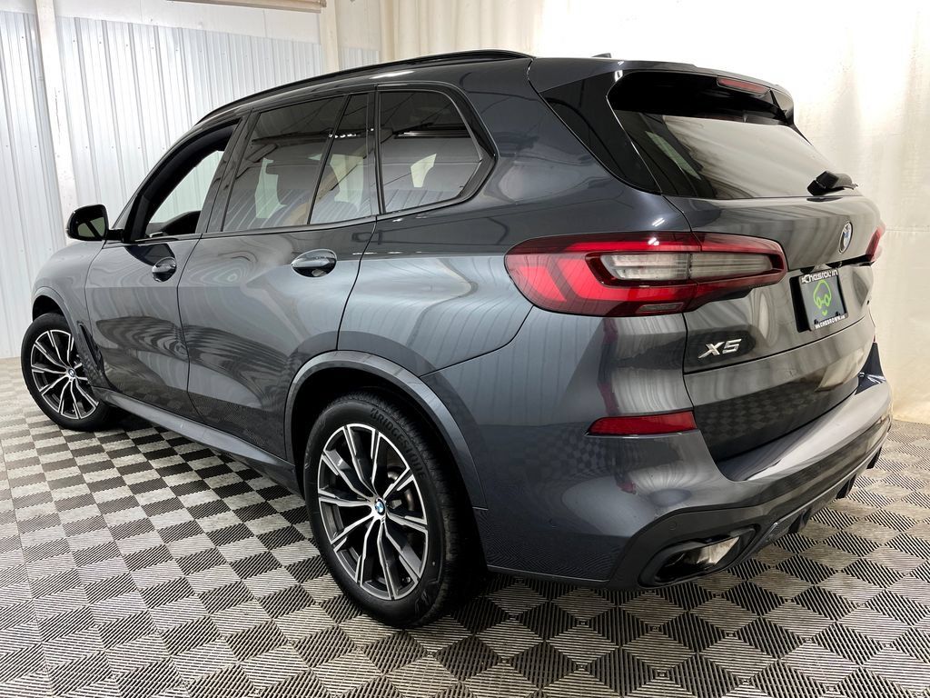 Used 2022 BMW X5 xDrive40i w/ M Sport Package AWD/4WD image 20