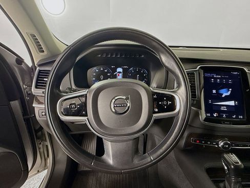 Used 2019 Volvo XC90 T6 Momentum image 11