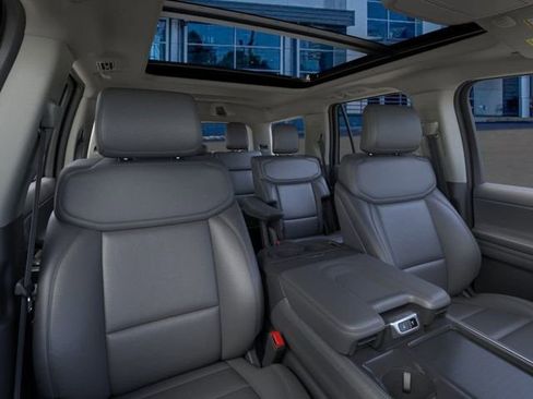 New 2026 Ford Expedition Active image 10