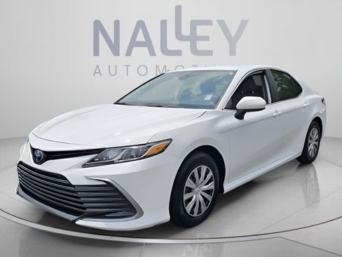 Certified 2023 Toyota Camry LE FWD image 1