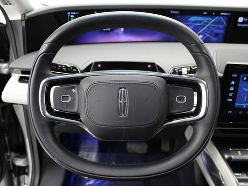 Used 2024 Lincoln Nautilus Reserve image 20