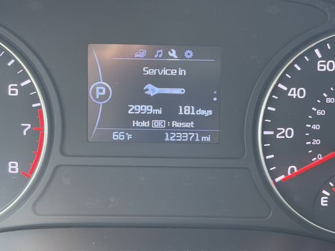 Used 2018 Kia Optima LX image 23