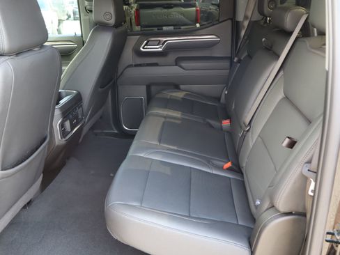 Certified 2025 Chevrolet Silverado 1500 LTZ w/ Technology Package image 34