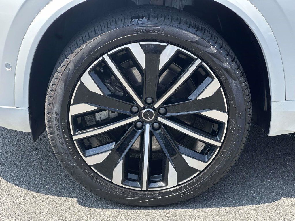 Used 2025 Volvo XC90 B6 Plus AWD/4WD image 7