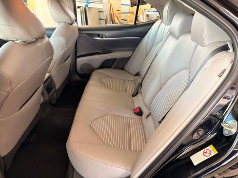 Used 2019 Toyota Camry SE image 14