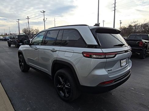 New 2025 Jeep Grand Cherokee Laredo image 6