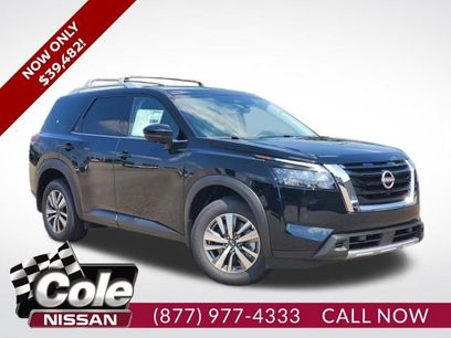 New 2025 Nissan Pathfinder SL w/ Cargo Package