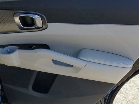 New 2025 Kia Sorento S FWD image 6
