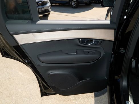 New 2026 Volvo XC90 B6 Plus w/ Protection Package Premier image 25