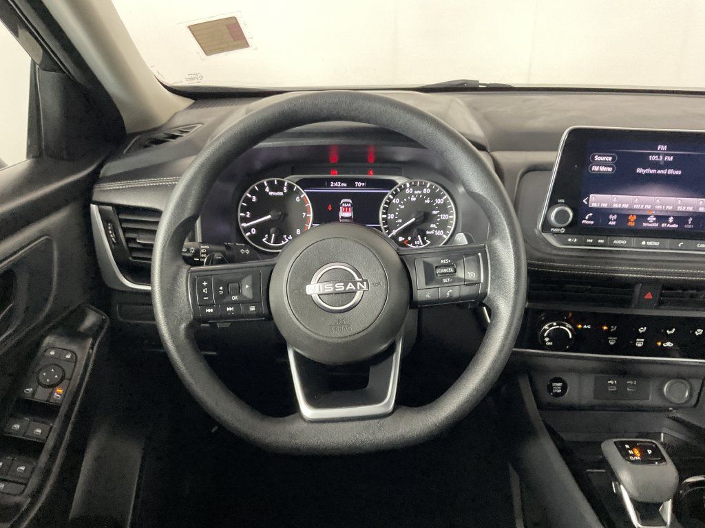 Used 2024 Nissan Rogue S AWD/4WD image 12