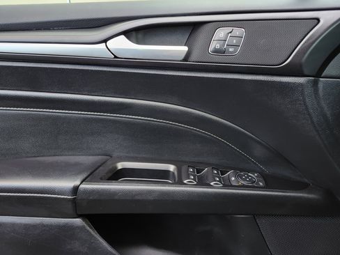 Used 2020 Ford Fusion Titanium image 17