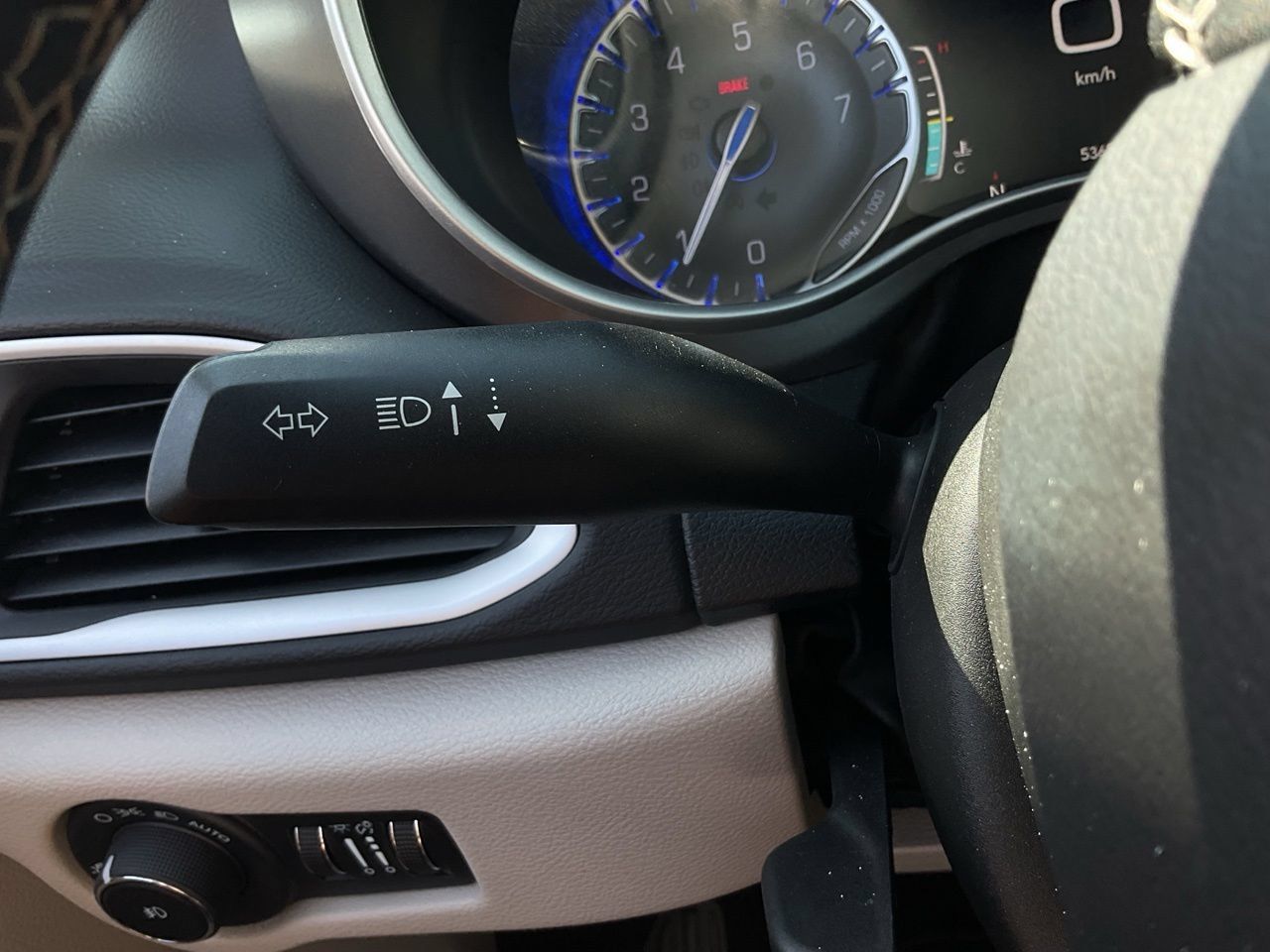Used 2024 Chrysler Pacifica Touring-L FWD image 39