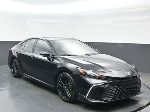 Used 2026 Toyota Camry SE w/ Multimedia Upgrade Package FWD image 8