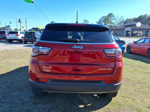 Used 2024 Jeep Compass Limited image 3