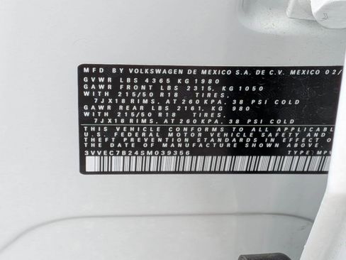 Used 2025 Volkswagen Taos SE image 37