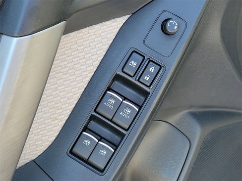 Used 2017 Subaru Forester 2.5i w/ Alloy Wheel Package image 17