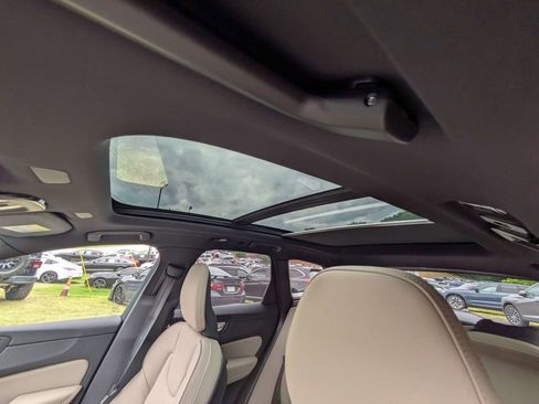Used 2026 Volvo XC60 B5 Plus w/ Protection Package Premier AWD/4WD image 22