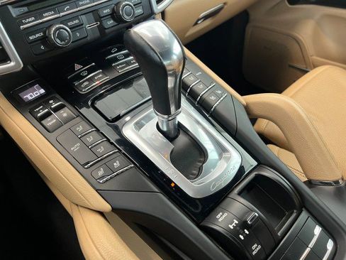 Used 2015 Porsche Cayenne Diesel AWD/4WD image 22