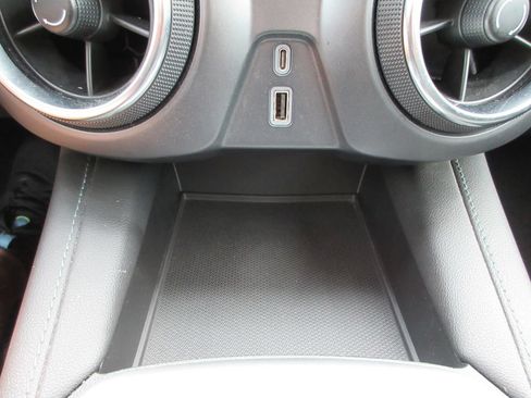 Used 2022 Chevrolet Blazer LT FWD image 28