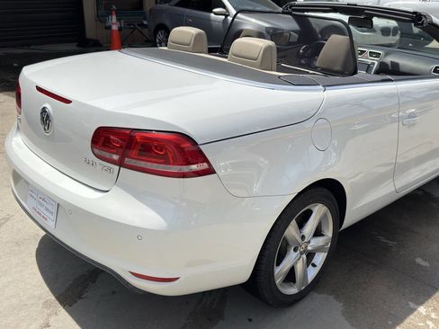 Used 2012 Volkswagen Eos Lux image 11