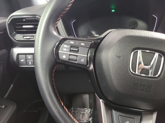 Used 2025 Honda Pilot TrailSport image 29