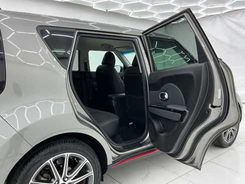 Used 2018 Kia Soul ! w/ Tech Package FWD image 23