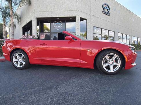 Used 2020 Chevrolet Camaro LT RWD image 8