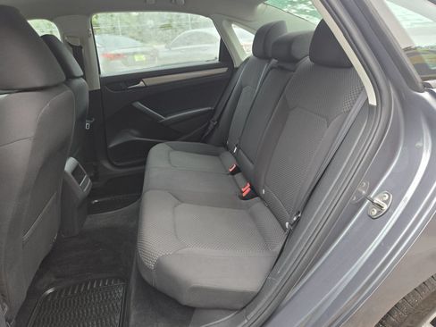Used 2013 Volkswagen Passat 2.5 S FWD image 8