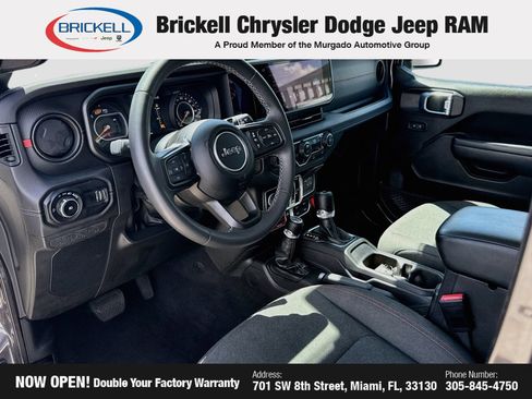 Used 2025 Jeep Wrangler Unlimited Rubicon AWD/4WD image 25