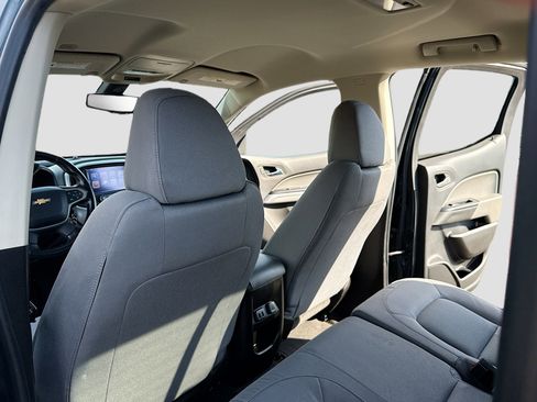 Used 2018 Chevrolet Colorado LT w/ LT Convenience Package image 6