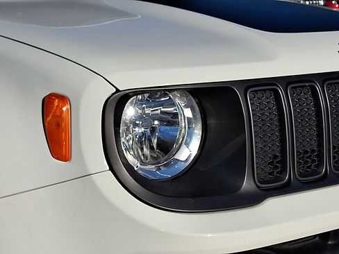 Used 2023 Jeep Renegade Trailhawk image 9