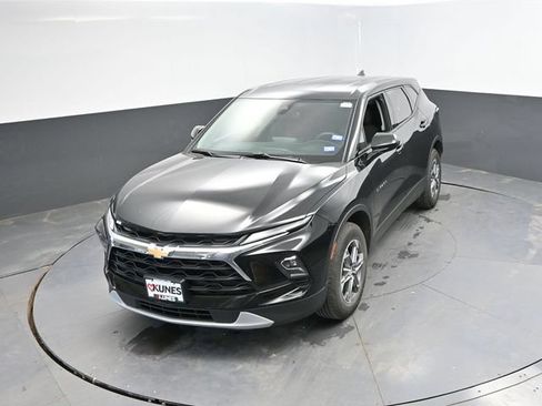 Used 2025 Chevrolet Blazer LT FWD image 42