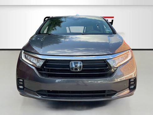 Used 2023 Honda Odyssey Touring image 2