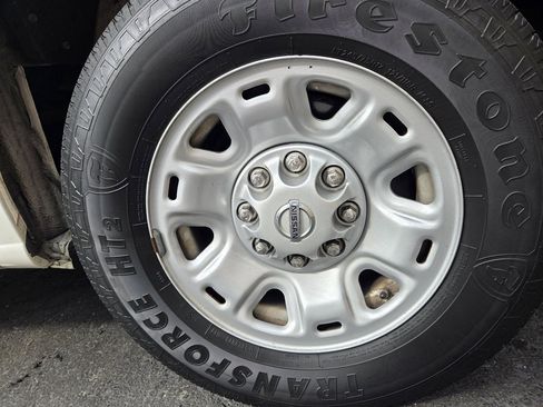 Used 2020 Nissan NV 3500 SV image 31