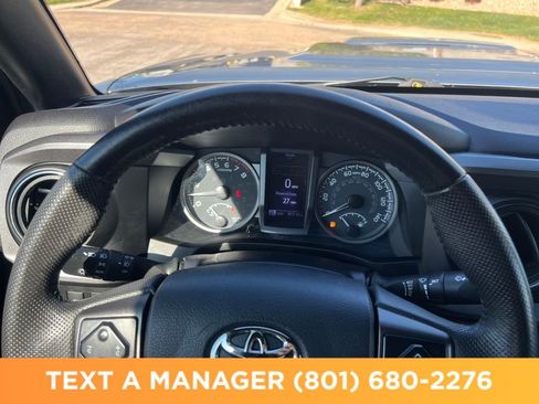 Used 2020 Toyota Tacoma TRD Sport w/ Technology Package AWD/4WD image 15
