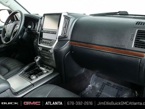 Used 2017 Toyota Land Cruiser AWD/4WD image 25