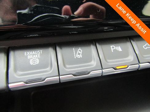 Used 2025 GMC Sierra 2500 AT4 w/ Technology Package AWD/4WD image 20